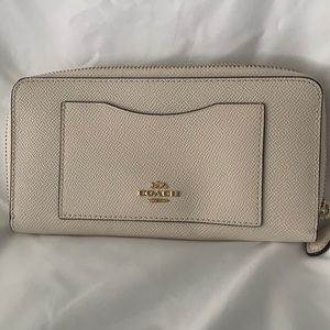 Coach zippered wallet!